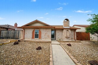 Building Photo - 632 Fern Meadow Dr