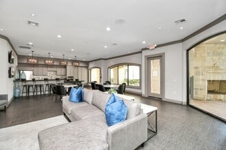 Building Photo - 6777 Sommerall Dr