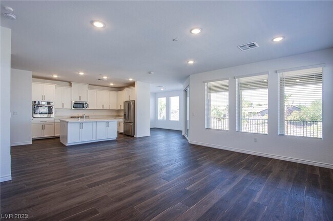 Foto del edificio - 2555 Hampton Rd