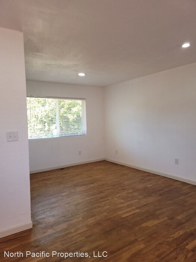 Foto del edificio - 3 br, 2 bath House - 6561 21st Avenue SW