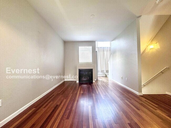 Foto del edificio - 7700 E Academy Blvd