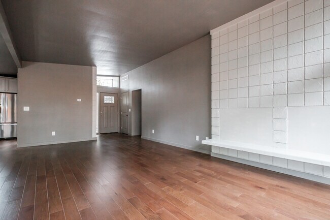Foto del edificio - 837 Woodmansee Ct SE