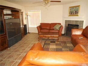Building Photo - 1402 Hunter Ridge Ct