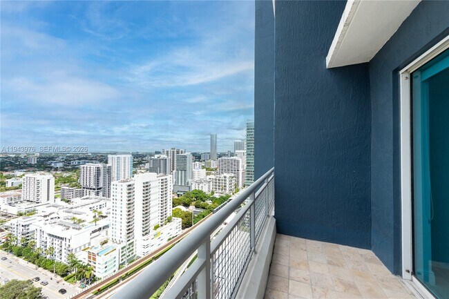 Foto del edificio - 60 SW 13th St