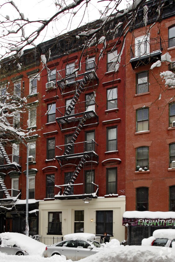 Primary Photo - 426 East 9th Street
