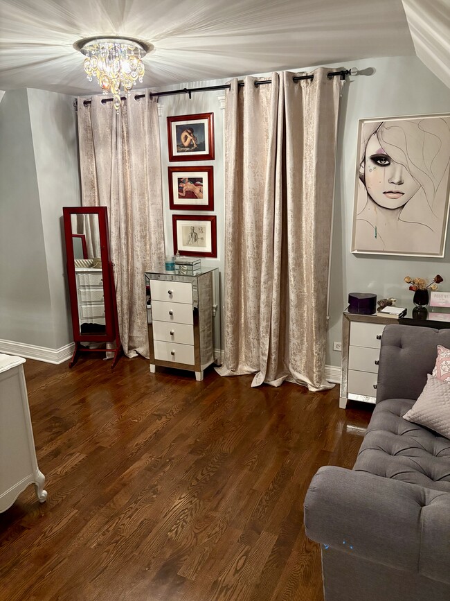 Building Photo - 2629 N Avers Ave