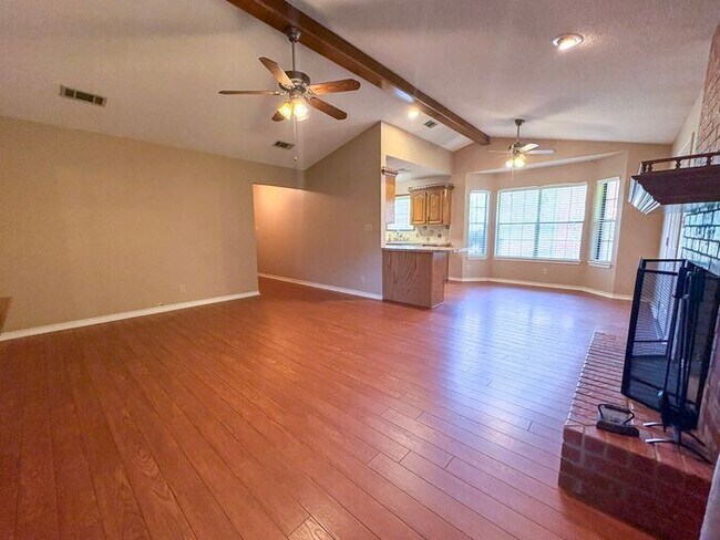 Foto del edificio - Available Now! 3 Bed 2 Bath on 2 Acres in ...