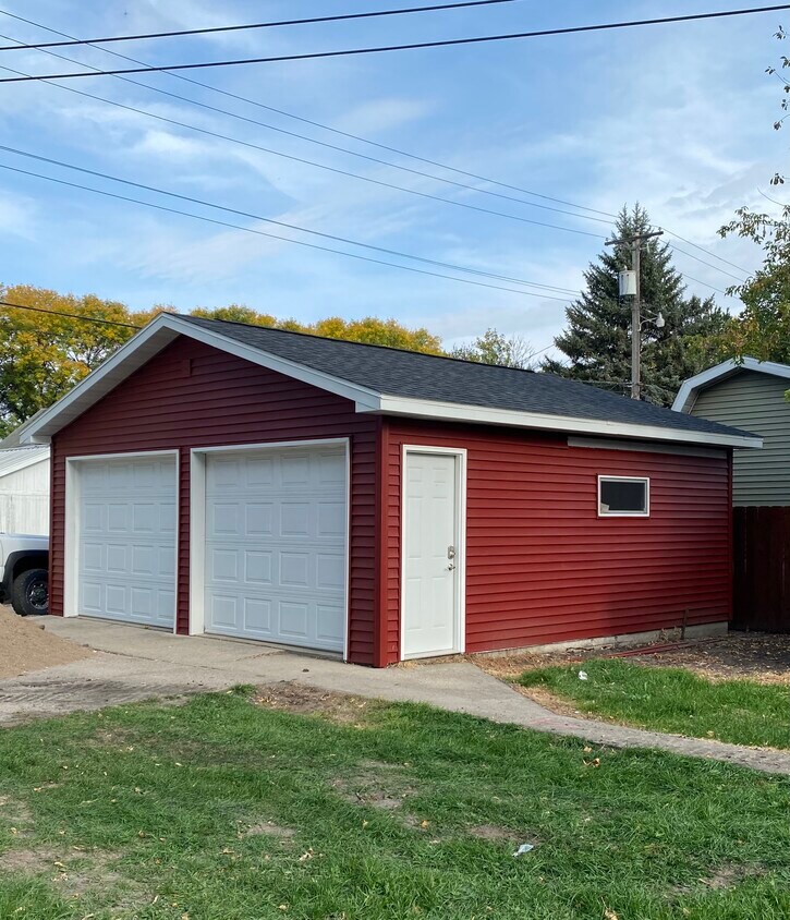 Double garage with openers - 630 N 6th St