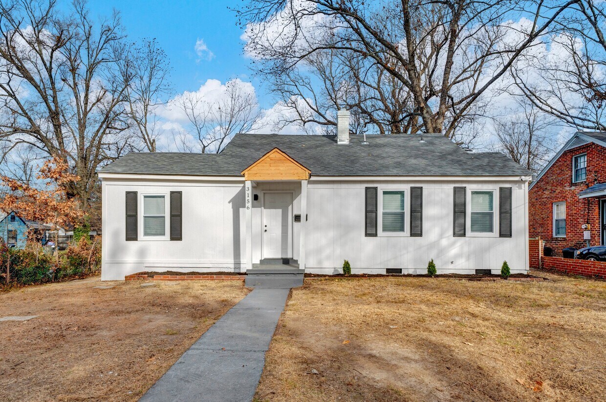 Primary Photo - 3156 Powell Ave