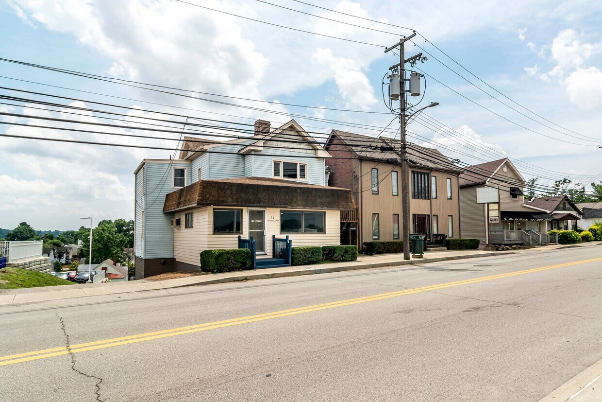 54 Murtland Ave Unit D, Washington, PA 15301 Apartments in Washington