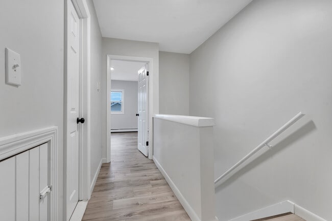 Building Photo - 105 Roosevelt St