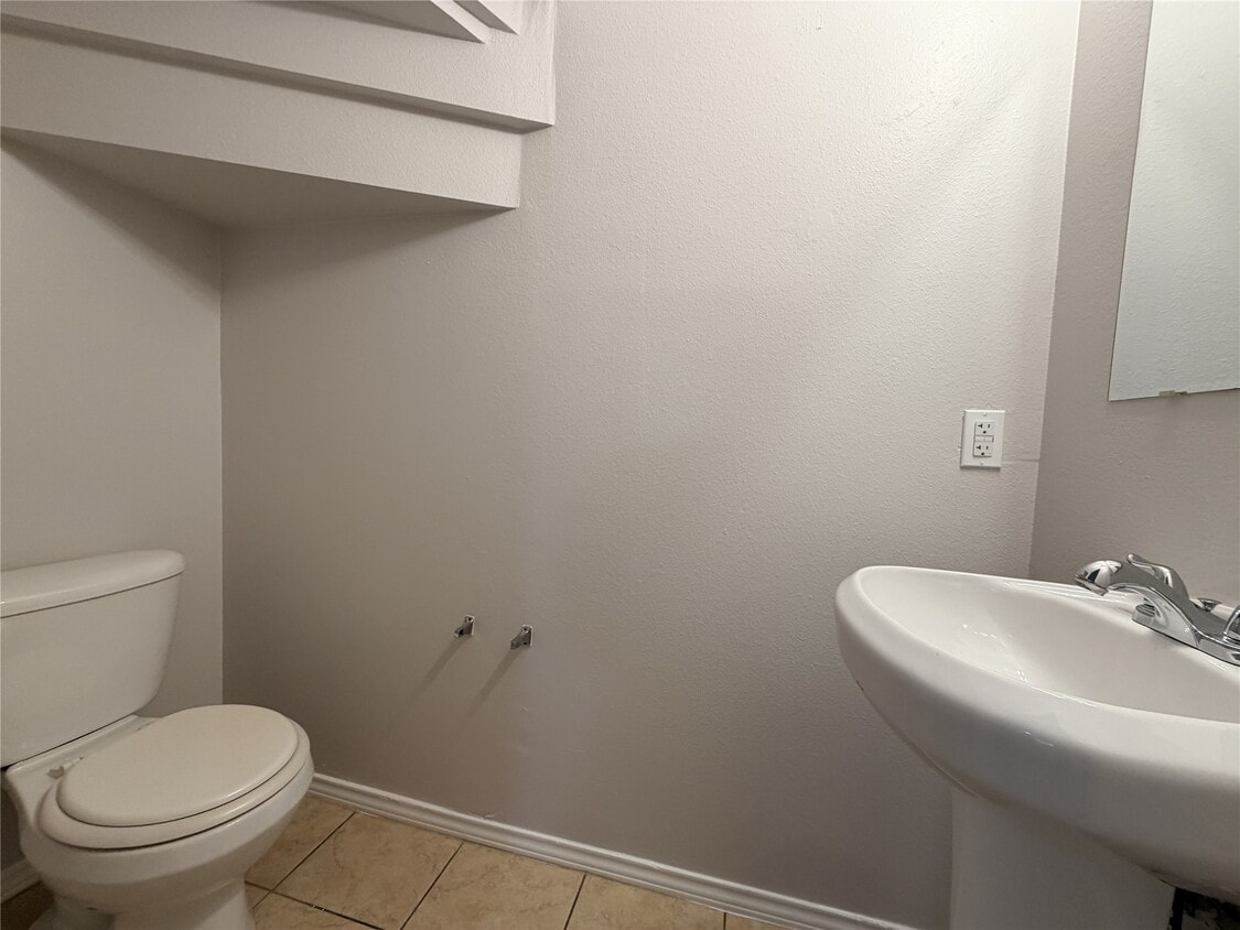 Building Photo - 6407 Waldron Dr