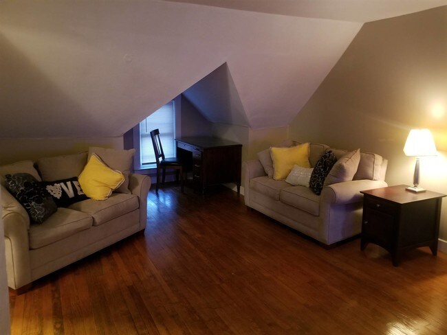 Foto del edificio - 27 Fairview Ave