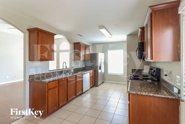 Foto del edificio - 325 Meadow Ridge Dr