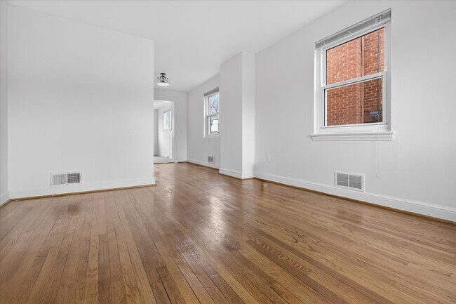 Foto del edificio - 4336 Dubois Pl SE