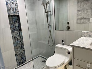 Building Photo - 333 Harbour Dr
