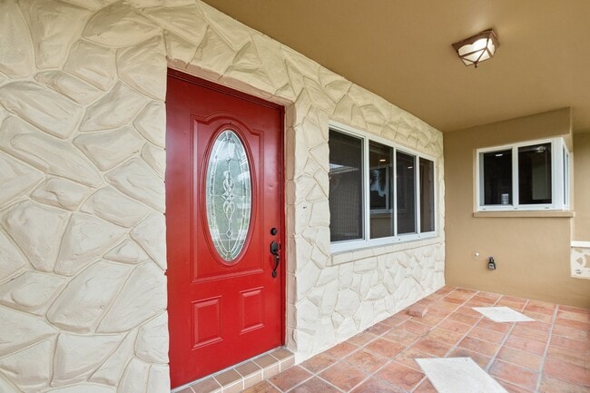 Building Photo - 1303 Braeburn