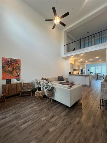 Building Photo - 8878 Ice House Dr