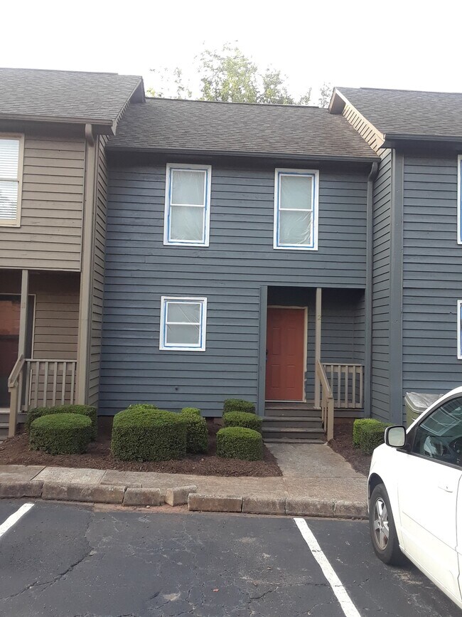 Building Photo - 343 Old Greenville Hwy