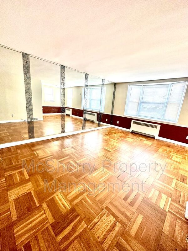 Foto del edificio - 910 E Sharpnack St