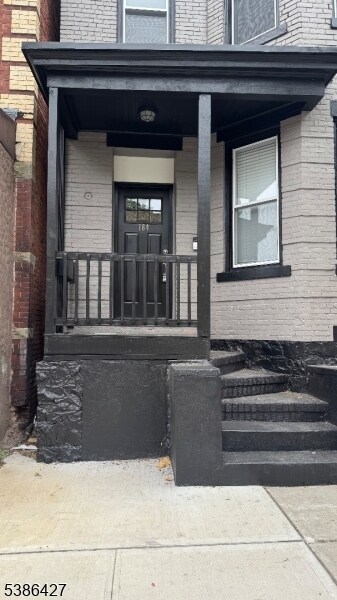 Foto del edificio - 184 Hickory St
