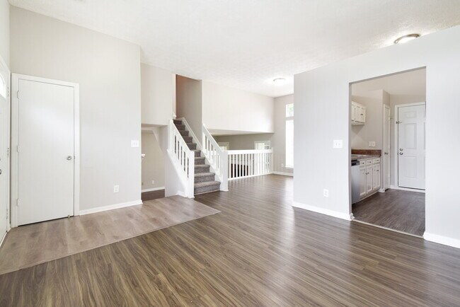 Building Photo - 6603 Eastbriar Dr
