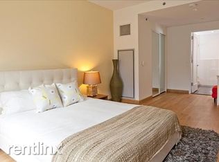 Building Photo - 227 W 60th St