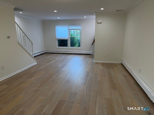 Building Photo - 32 Sherwood Pl