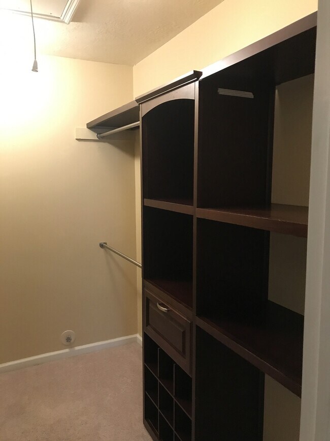 Foto del edificio - 2 Bed, 1 Bath Condo
