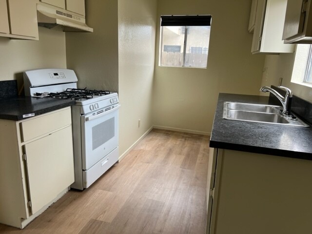 Foto del edificio - 2225 E 14th St