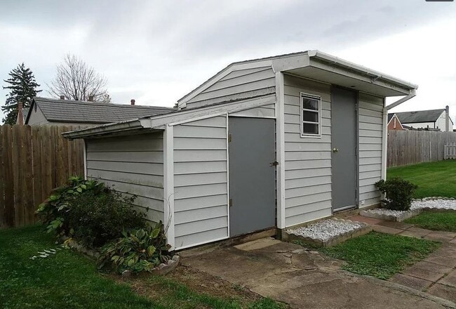 Foto del edificio - 160 W Beaver St