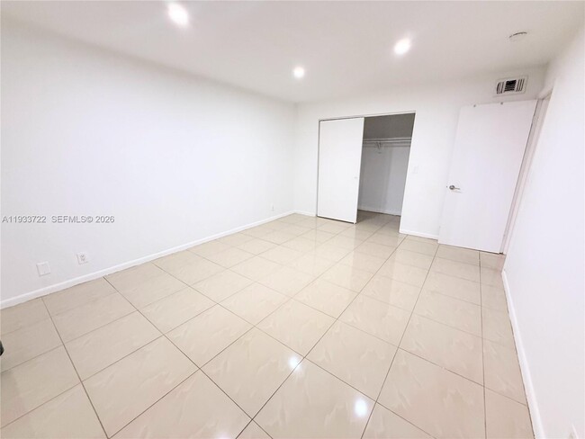 Building Photo - 2950 Griffin Rd