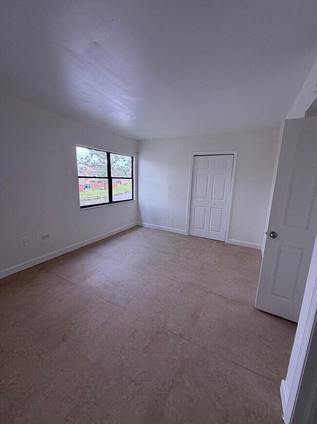 Foto del edificio - 3025 W Missionwood Cir