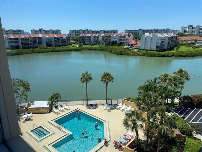 Foto del edificio - 7400 Sun Island Dr S
