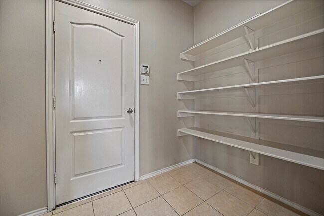 Building Photo - 20739 Stewart Crest Ln