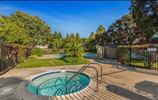 Building Photo - 4213 La Casita Way