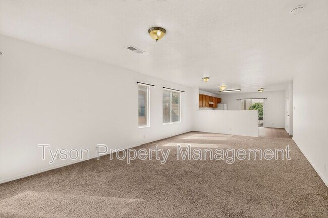 Foto del edificio - 5905 Night Whisper Rd NW