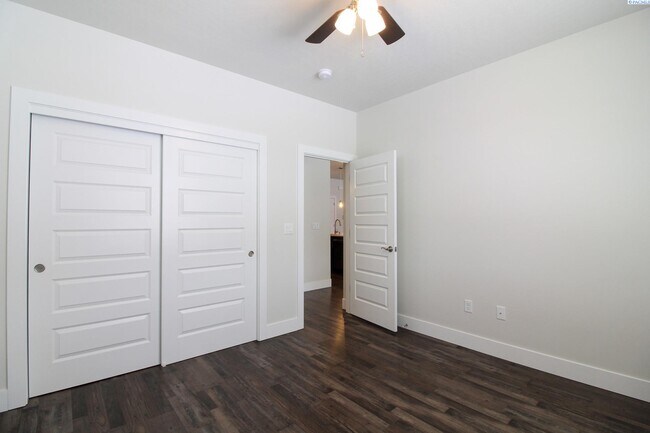 Building Photo - 4 Bed/2 Bath Home in Richland
