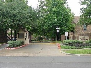 Building Photo - 1304 Harwell Dr