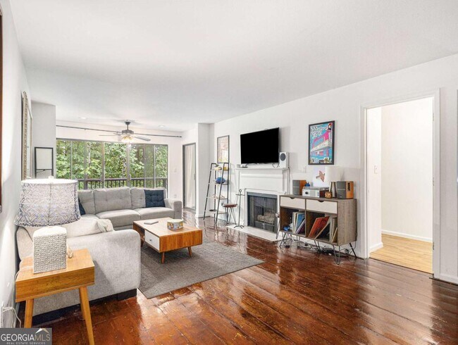 Foto del edificio - 3307 Pine Heights Dr NE