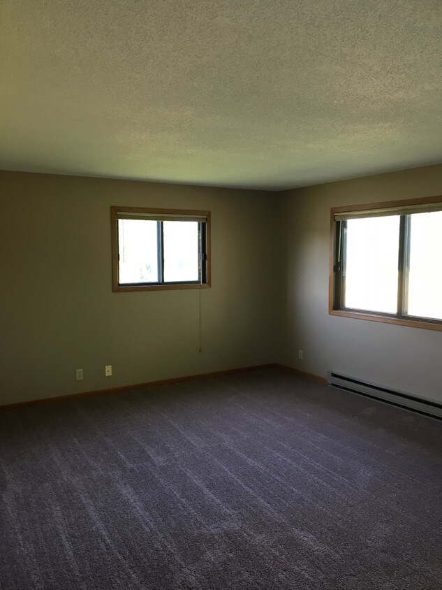 618 Saxonwood Rd, Altoona, WI 54720 Townhome Rentals in Altoona WI