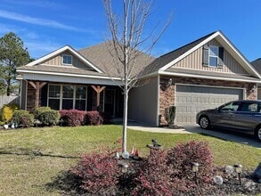 Building Photo - 110 Loneoak Trl