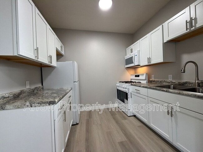 Building Photo - 867 N 26th St