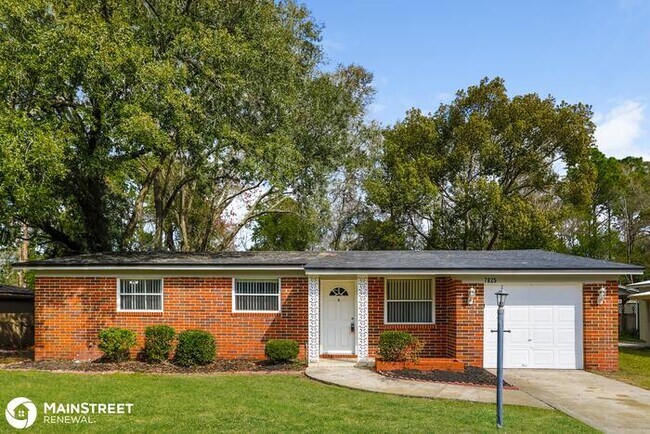 Building Photo - 7825 Falcon St, JACKSONVILLE, FL 32244