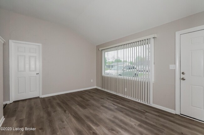 Foto del edificio - 7300 Betsy Ross Dr