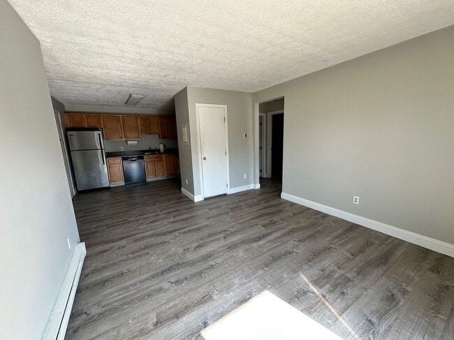 Building Photo - 64 Dunbarton, 2E