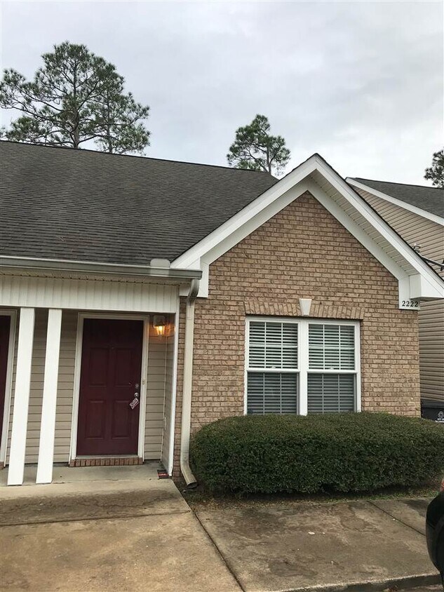Primary Photo - 2222 Cedarbrook Ct