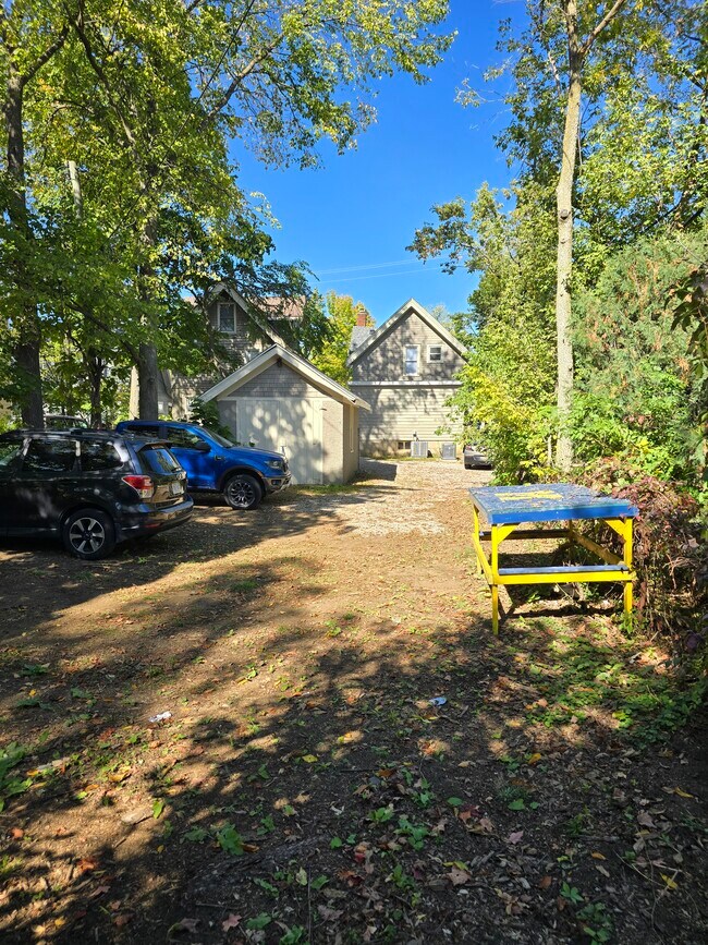 Foto del edificio - 712 Dewey Ave