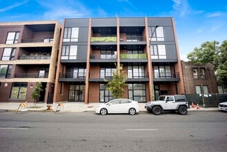 Building Photo - 522 N Western Ave
