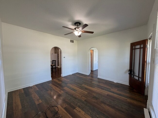 Building Photo - Pet-Friendly 2-Bedroom, 1.5-Bath Apartment in Tilton, IL!